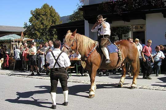 Goaßlschnalzen am Bauernherbstfest in Krimml