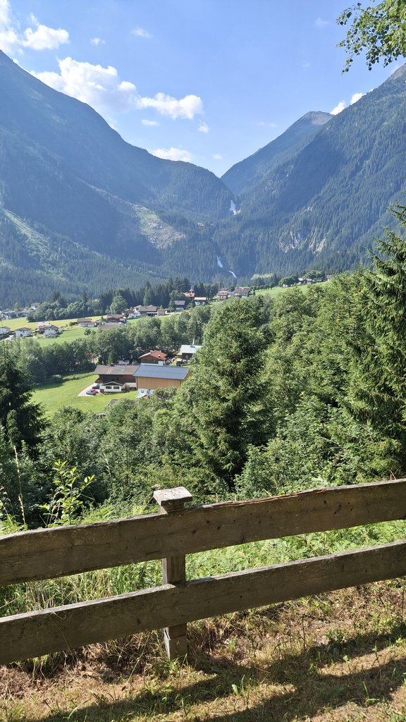 Blick vom Heimkehrerkreuz auf die Krimmler Wasserfälle