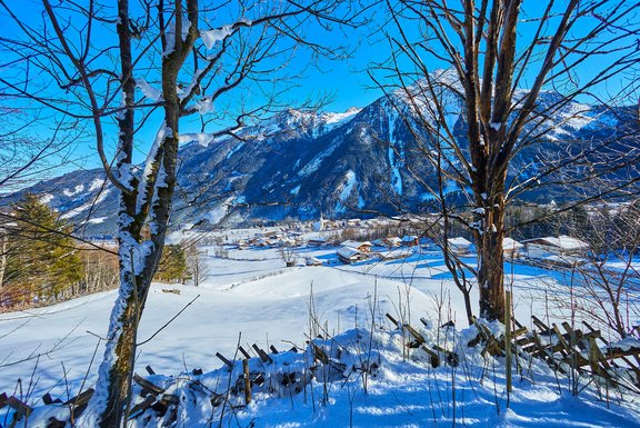 Ausblick auf Krimml Wasserfalldorf im Winter